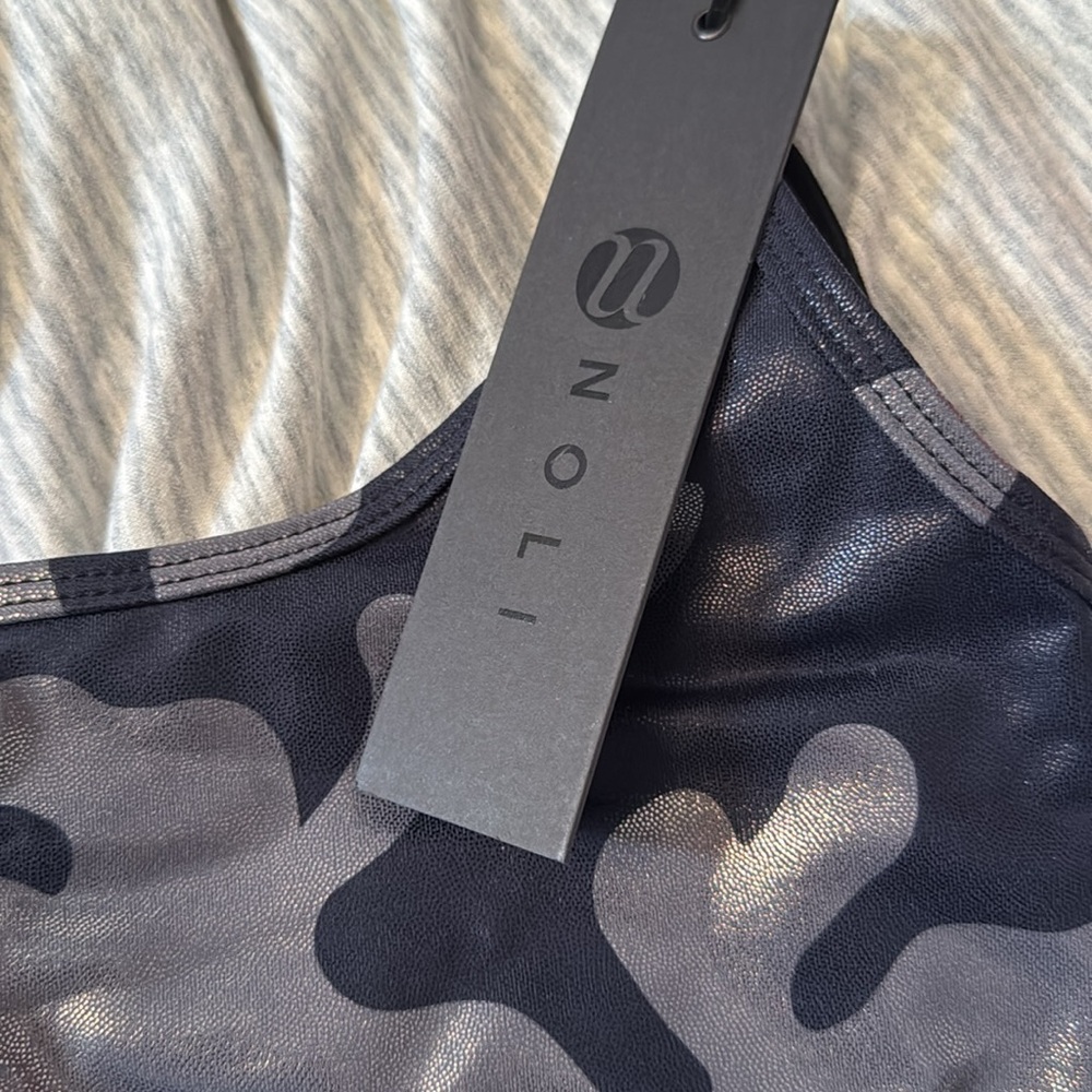 Noli sports bra
Tag on
Size M
BLUE camp/shimmer - Picture 2 of 4